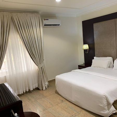 Ofas Chelsea Hotel Abuja Exterior foto