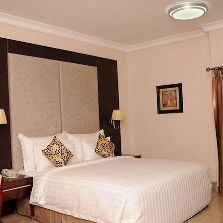 Ofas Chelsea Hotel Abuja Exterior foto