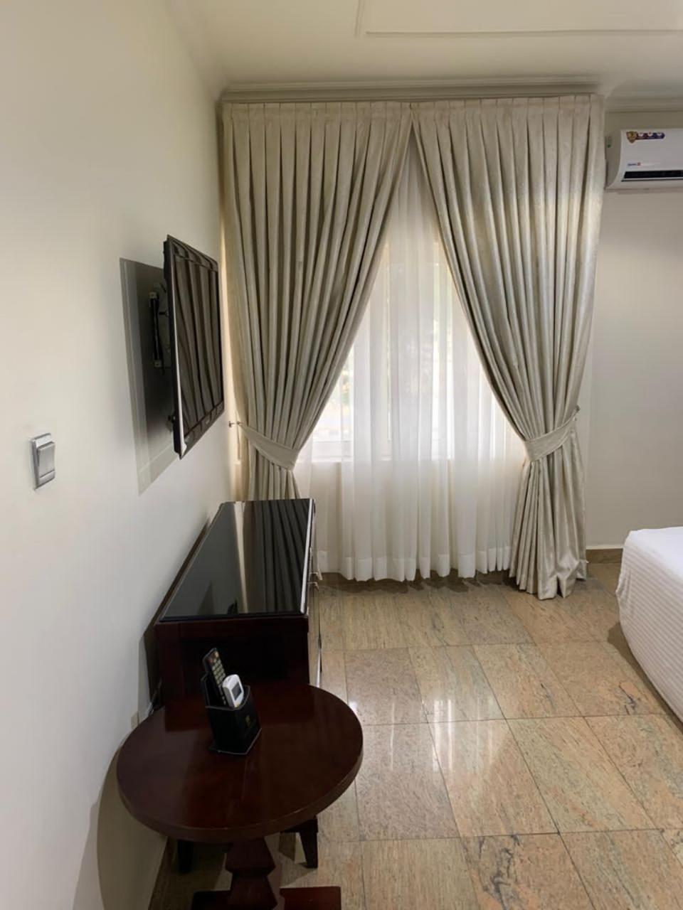 Ofas Chelsea Hotel Abuja Exterior foto